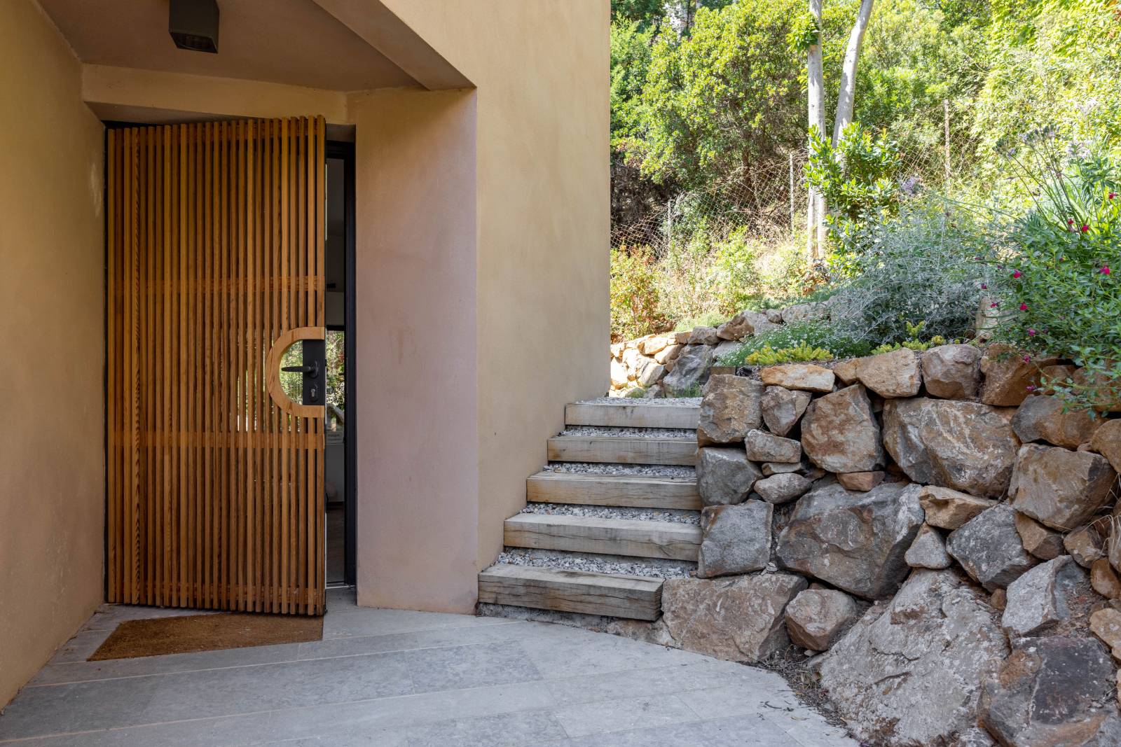 Ville A. Construction villa contemporaine, sur la Côte d'Azur près de Toulon