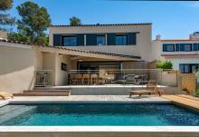 Atelier Architecte Jean Gouzy -  Atelier d'architecture pour la construction d'une maison avec piscine à débordement à Toulon dans le Var